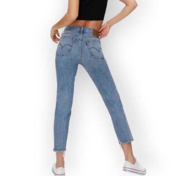 Levi’s Wedgie  Jean - Picture 2 of 8